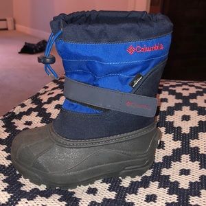 Columbia kids Youth Powderbug snow boots. ❄️